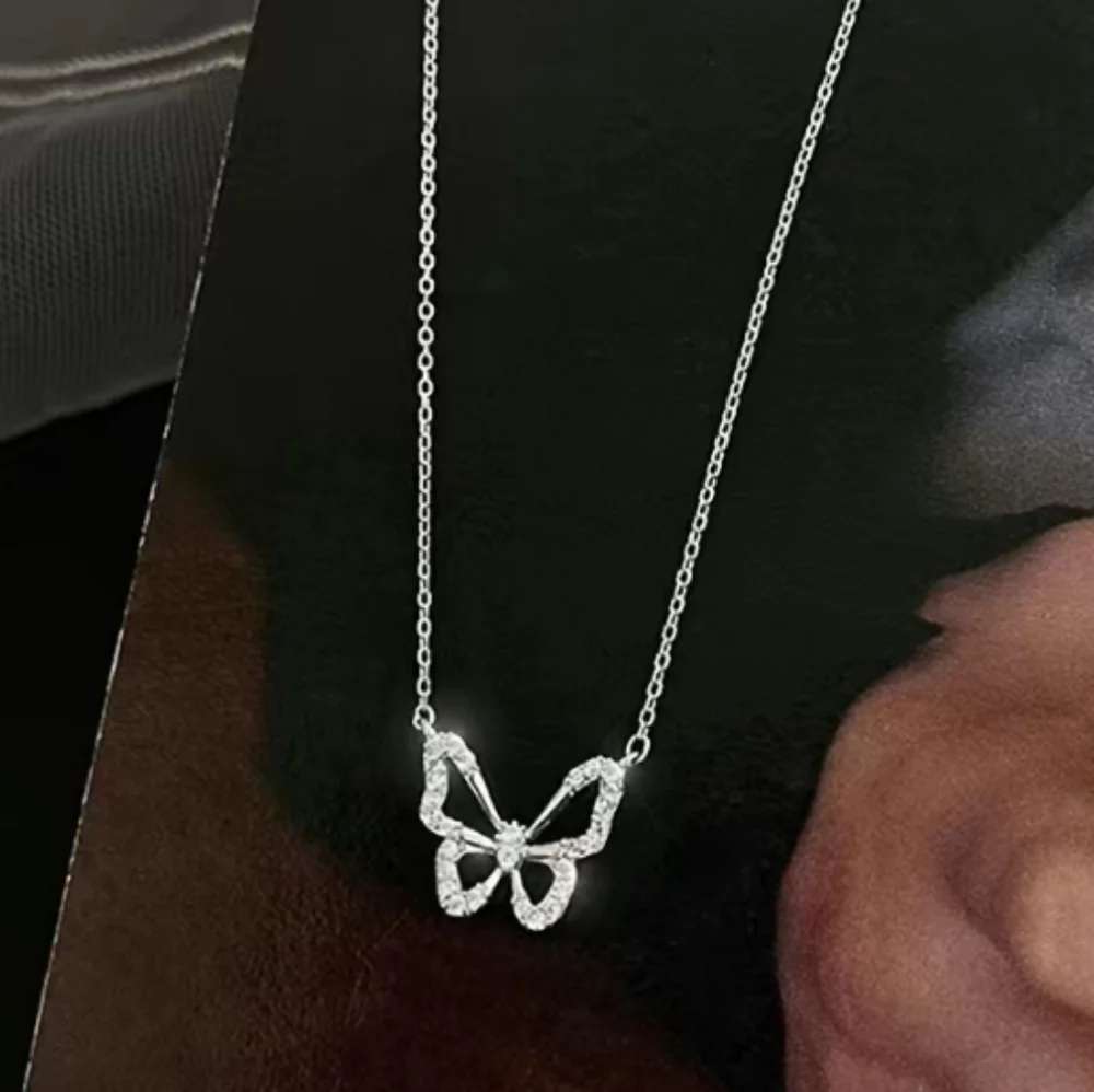 NEW Rhinestone Butterfly Pendant Necklace silver - Picture 4 of 7